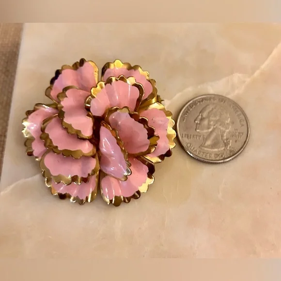 Vintage Pink Painted Metal Carnation Brooch - Picture 6 of 11